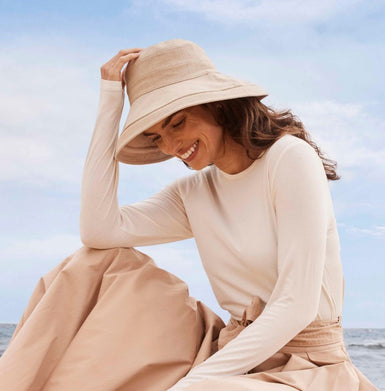 Holiday Sun Hat reduces skin aging from sun exposure